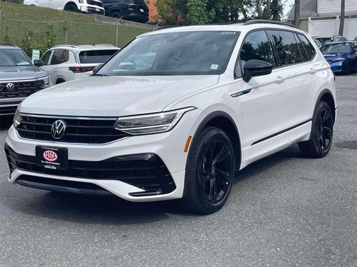 2023 Volkswagen Tiguan 2.0T SE R-Line Black