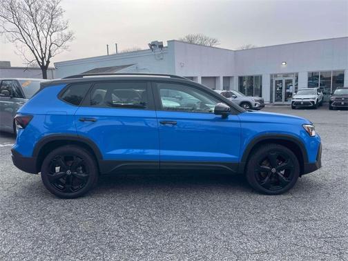 2025 Volkswagen Taos 1.5T SE Black