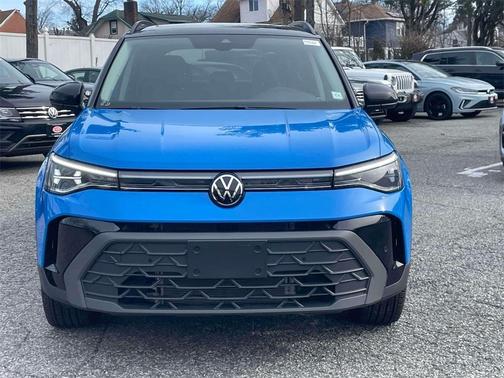 2025 Volkswagen Taos 1.5T SE Black