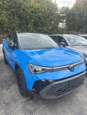 2025 Volkswagen Taos 1.5T SE Black