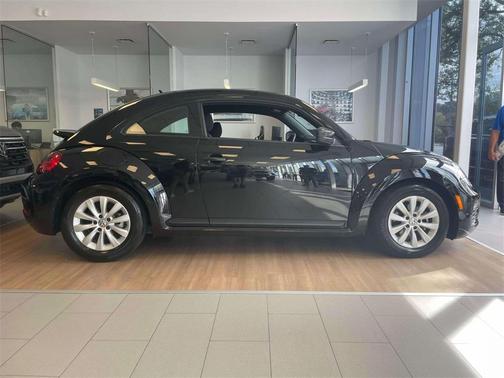 2018 Volkswagen Beetle 2.0T S