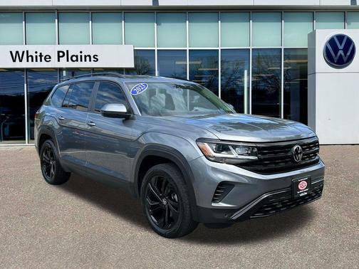 Platinum Gray Metallic 2023 Volkswagen Atlas 3.6L SE w/Technology