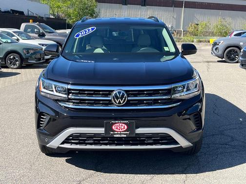 Deep Black Pearl Effect 2022 Volkswagen Atlas 3.6L SE w/Technology