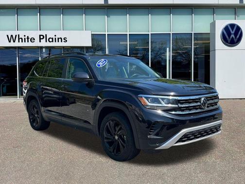 Deep Black Pearl Effect 2022 Volkswagen Atlas 3.6L SE w/Technology