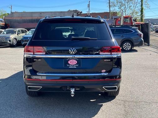 Deep Black Pearl Effect 2022 Volkswagen Atlas 3.6L SE w/Technology