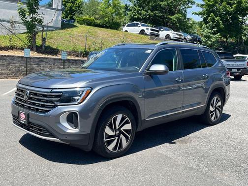 Platinum Gray Metallic 2024 Volkswagen Atlas 2.0T SEL