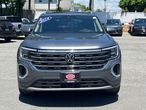 Platinum Gray Metallic 2024 Volkswagen Atlas 2.0T SEL