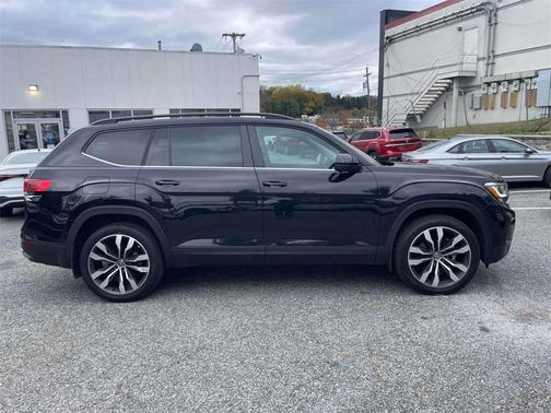 2022 Volkswagen Atlas 3.6L SE w/Technology