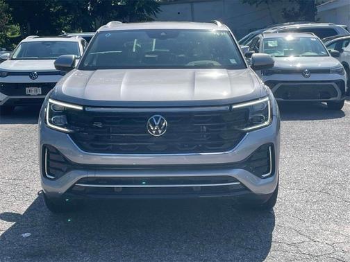 2024 Volkswagen Atlas Cross Sport 2.0T SEL R-Line