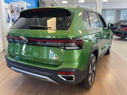 2025 Volkswagen Taos 1.5T SE