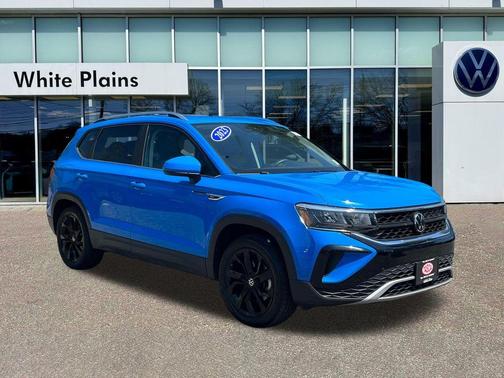 Cornflower Blue 2023 Volkswagen Taos 1.5T SE