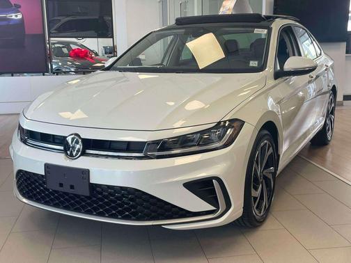 Opal White Pearl 2026 Volkswagen Jetta 1.5T SEL