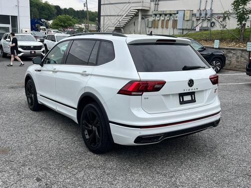 Opal White Pearl Effect 2023 Volkswagen Tiguan 2.0T SE R-Line Black