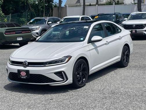 2025 Volkswagen Jetta 1.5T SE