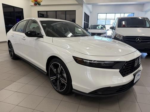 2025 Honda Accord Hybrid 