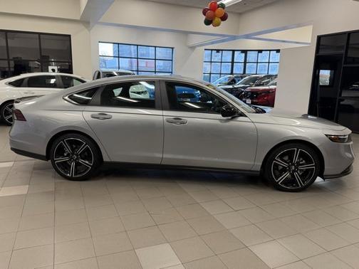 2025 Honda Accord Hybrid 