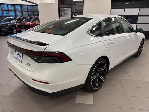 2024 Honda Accord Hybrid 