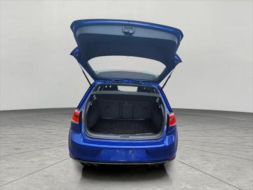 2016 Volkswagen Golf R 4-Door