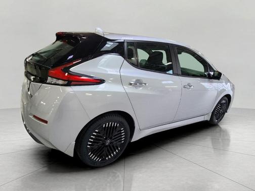 2023 Nissan Leaf SV PLUS 60 kWh
