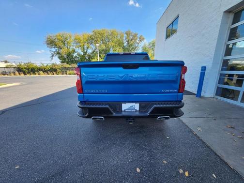 2024 Chevrolet Silverado 1500 Custom Trail Boss