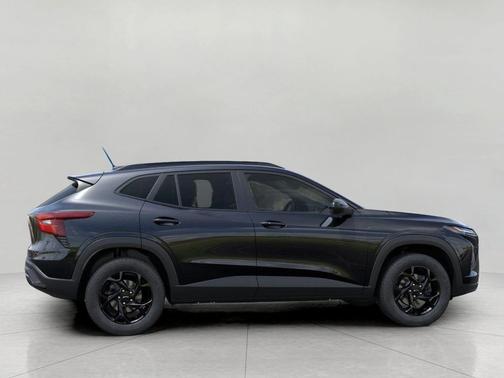 Mosaic Black Metallic 2026 Chevrolet Trax LT