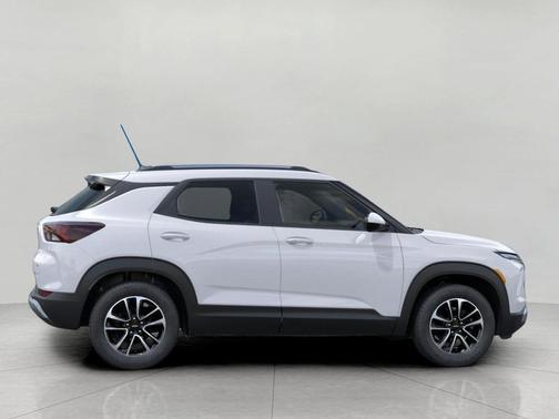 Summit White 2026 Chevrolet Trailblazer LT