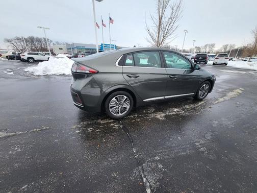 2021 Hyundai IONIQ Plug-In Hybrid SEL