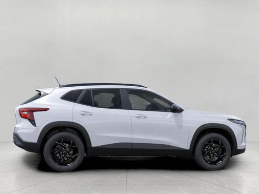 Summit White 2026 Chevrolet Trax LT