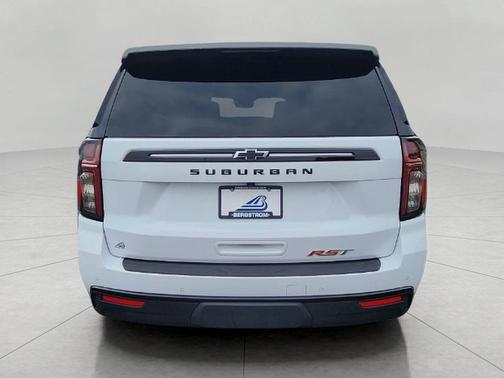 2023 Chevrolet Suburban RST