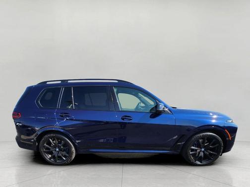 2024 BMW X7 M60i