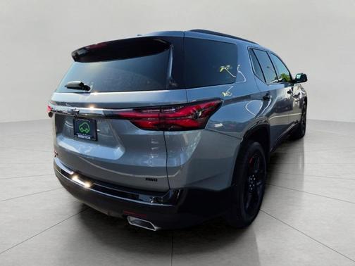 Sterling Gray Metallic 2023 Chevrolet Traverse Premier