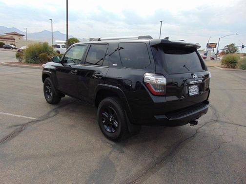 Photo 5 of 62 of 2021 Toyota 4Runner SR5 4WD