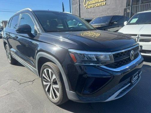 Deep Black Pearl Effect 2022 Volkswagen Taos 1.5T SE