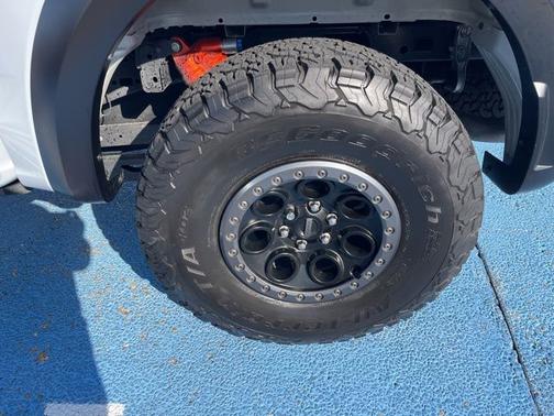 SPACE WHITE METALLIC 2025 Ford F-150 RAPTOR