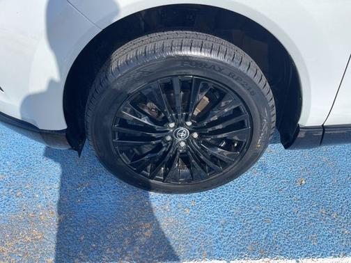 Wind Chill Pearl 2024 Toyota Venza XLE