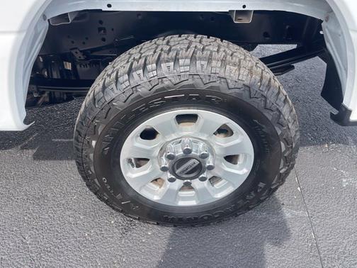 OXFORD WHITE 2024 Ford F-250 XLT