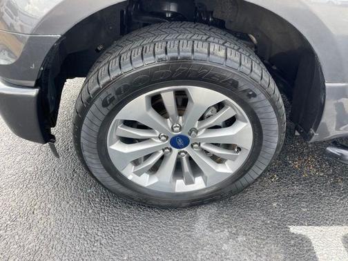 MAGNETIC 2017 Ford F-150 XL