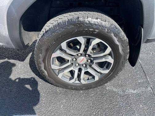 Sterling 2024 GMC Canyon AT4