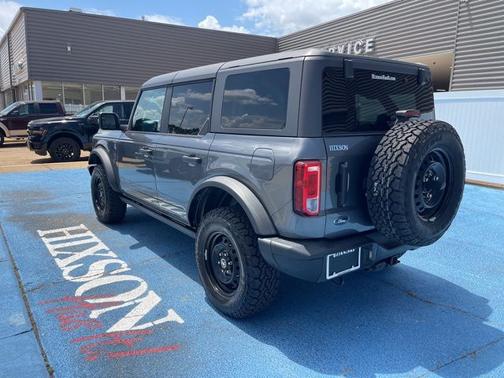 CARBONIZED GRAY METALLIC 2022 Ford Bronco BLACK DIAMOND