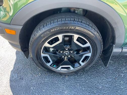 ERUPTION GREEN METALLIC 2023 Ford Bronco Sport OUTER BANKS