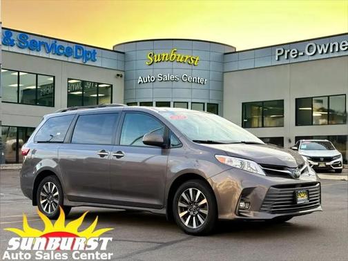 2020 Toyota Sienna XLE