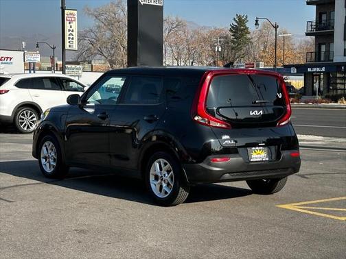 2022 Kia Soul LX CVT