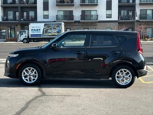 2022 Kia Soul LX CVT