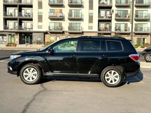2012 Toyota Highlander SE