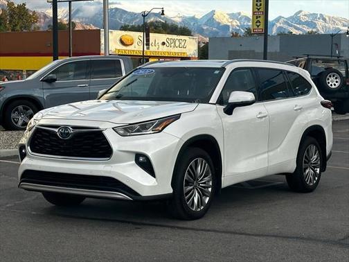 2021 Toyota Highlander Hybrid Platinum
