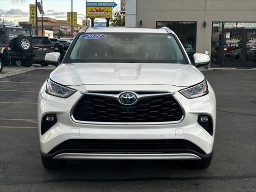 2021 Toyota Highlander Hybrid Platinum