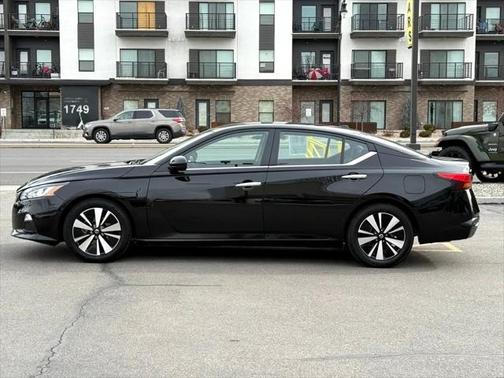 2021 Nissan Altima 2.5 SV