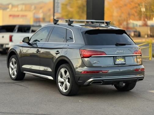 2022 Audi Q5 45 S line Premium Plus