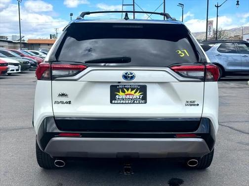 2020 Toyota RAV4 Hybrid SE