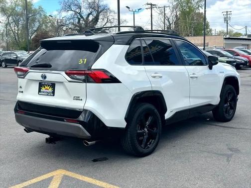 2020 Toyota RAV4 Hybrid SE